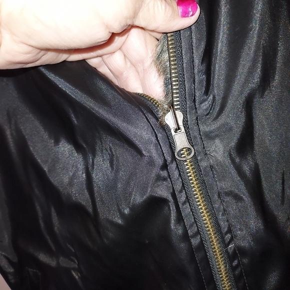 Blassport reversible faux fur/black vest large - Picture 11 of 13